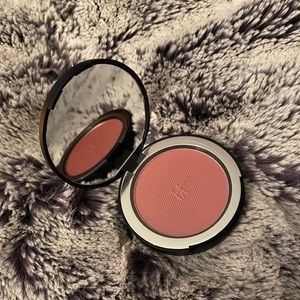 BNIB it cosmetics bye bye pores blush in love